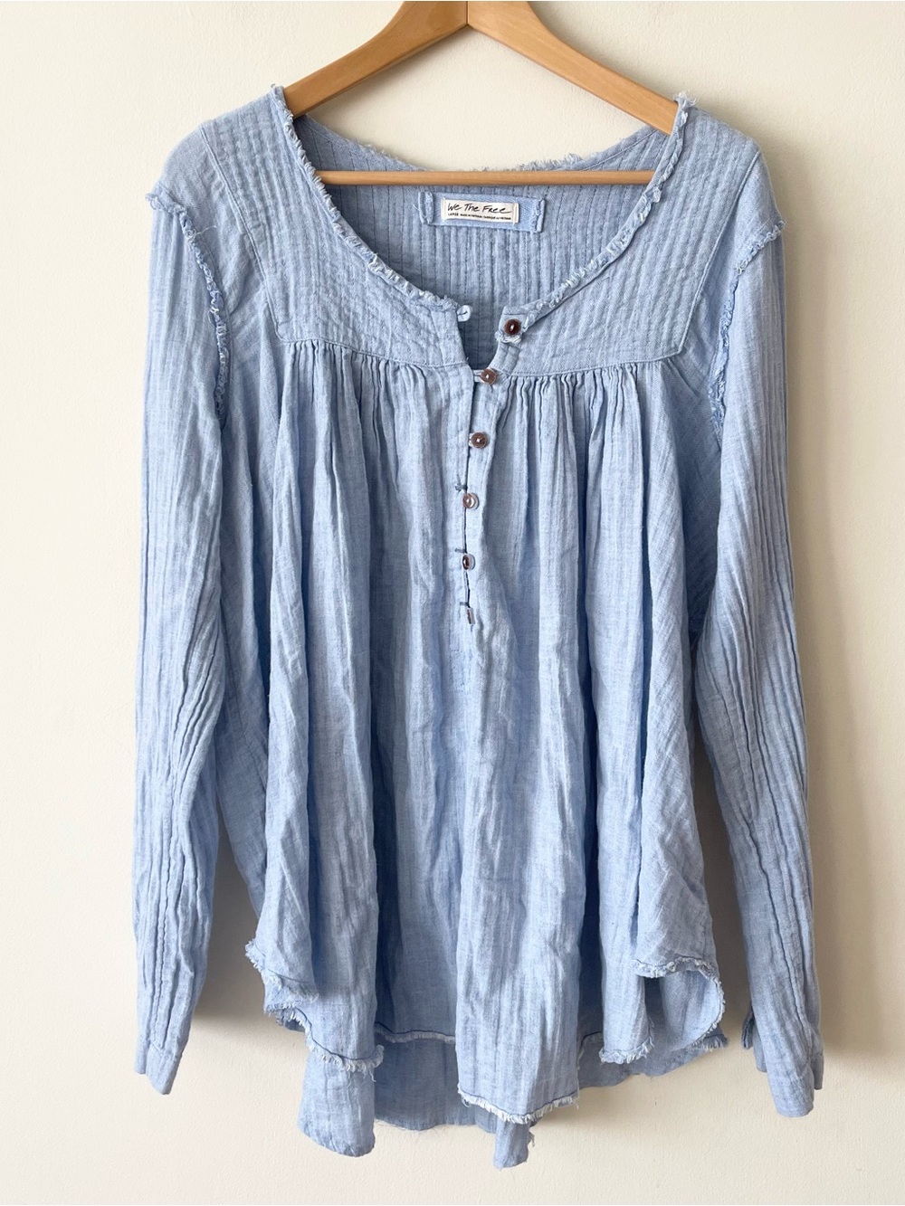 We The Free Sand Dune Light Blue Cotton Button-Pleat Peasant Henley Top size L